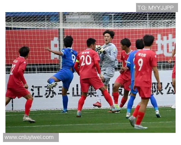 中国足球热身赛球星表现亮眼 突破与挑战并存展现新面貌 中国足球热身赛球星表现亮眼 突破与挑战并存展现新面貌